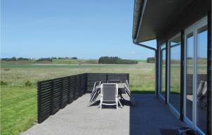 Balkón nebo terasa v ubytování Three-Bedroom Holiday Home Hurup Thy With A Fireplace 06