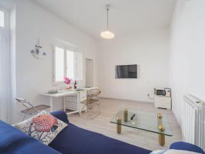 TV a/nebo společenská místnost v ubytování Holiday Home Libeccio by Interhome