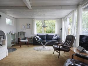 Posezení v ubytování Holiday Home Aave - 200m from the sea by Interhome
