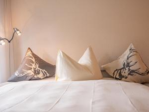 Postel nebo postele na pokoji v ubytování Apartment Chesa Palüdin 10 - Pontresina by Interhome
