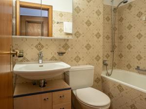 Koupelna v ubytování Apartment Chesa Palüdin 10 - Pontresina by Interhome