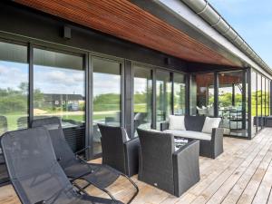 Posezení v ubytování Holiday Home Emilie - 250m to the inlet by Interhome