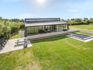 Zahrada ubytování Holiday Home Emilie - 250m to the inlet by Interhome