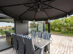 Balkón nebo terasa v ubytování Holiday Home Emilie - 250m to the inlet by Interhome