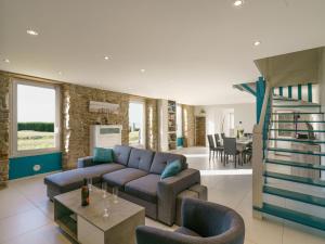 Χώρος καθιστικού στο Holiday Home Echappée océane by Interhome