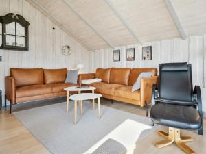 Posezení v ubytování Holiday Home Algut - 75m from the sea by Interhome