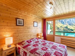 Ένα ή περισσότερα κρεβάτια σε δωμάτιο στο Apartment Le Shamrock - Le Lac-6 by Interhome