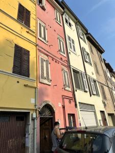 Το κτήριο όπου στεγάζεται  το διαμέρισμα