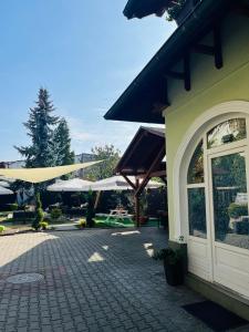 Budova, kde se penzion nachází + 20 fotografií