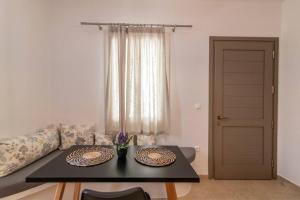 Afbeelding uit fotogalerij van Fouulishouse 3 in Tinos Town