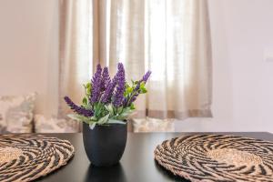 Afbeelding uit fotogalerij van Fouulishouse 3 in Tinos Town +10 foto's