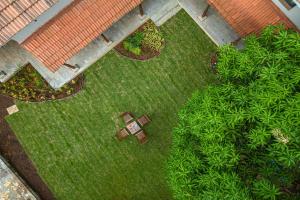 Κήπος έξω από το SaffronStays Amavi Beach House