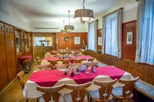 Restaurace v ubytování Gasthof Rebstock