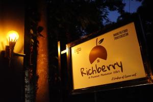 Certifikát, hodnocení, plakát nebo jiný dokument vystavený v ubytování RICHBERRY- A Premium Plantation Villa's