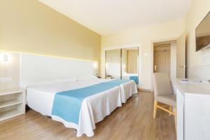 Postel nebo postele na pokoji v ubytování Hotel Best Siroco