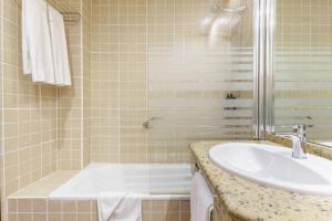 Koupelna v ubytování Hotel Best Siroco