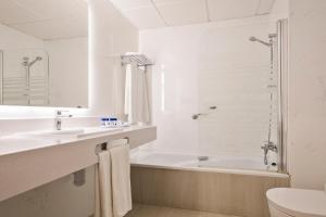Koupelna v ubytování Hotel Best Siroco