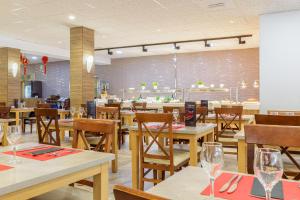 Restaurace v ubytování Hotel Best Siroco