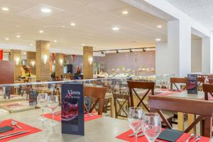 Restaurace v ubytování Hotel Best Siroco