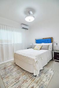 Postel nebo postele na pokoji v ubytování Hermoso apartamento Porto Sole