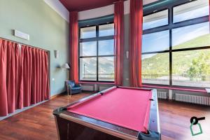 Biliár nebo kulečník v ubytování HOTIDAY Room Collection - Sauze Torre