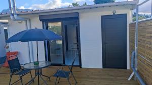 Patio nebo venkovní prostory v ubytování Le refuge du voyageur
