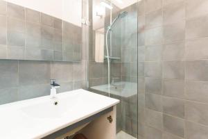 Ένα μπάνιο στο Duplex en plein centre historique Aix en provence +14 φωτογραφίες