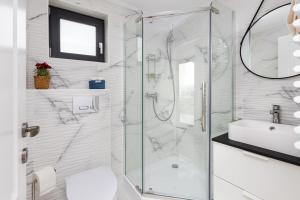 Koupelna v ubytování Zen Nest Tiny House + 11 fotografií