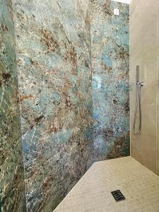 Ένα μπάνιο στο VILLA GIANNI - lux. apt. ROMA -5*