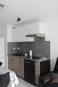 Dapur atau dapur kecil di Appartement confortable avec parking privé +4 gambar