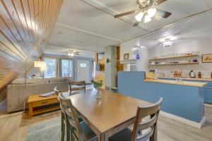 Dapur atau dapur kecil di Pet-Friendly Belfast Retreat - 2 Mi to Downtown!