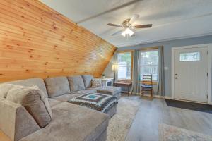 Gallery image of Pet-Friendly Belfast Retreat - 2 Mi to Downtown! in Belfast