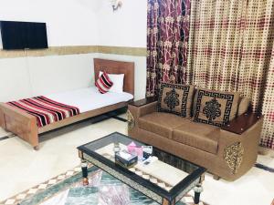 Ruang duduk di Moon Palace Hotel Lahore