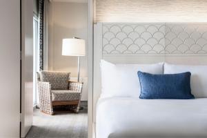 Postel nebo postele na pokoji v ubytování Sheraton Waikiki Beach Resort