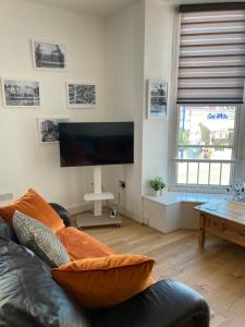 TV a/nebo společenská místnost v ubytování SeaViewApartment