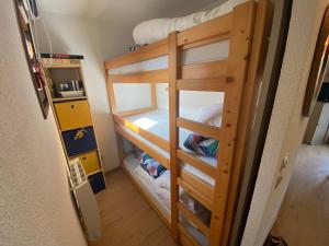 Gallery image of Studio au calme avec balcon, parking couvert et kitchenette équipée! - FR-1-692-90 in Abondance +8 photos