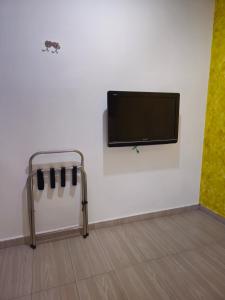 TV a/nebo společenská místnost v ubytování Fortune Hotel