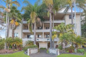 Κήπος έξω από το Palms 3