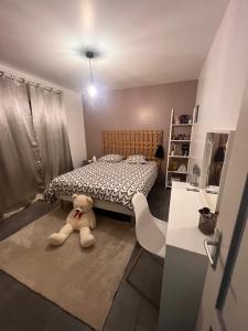 Posteľ alebo postele v izbe v ubytovaní Maison en bois , plein pieds,piscine privative