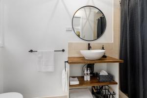 A bathroom at Rosella's On Springbrook Még 37 kép