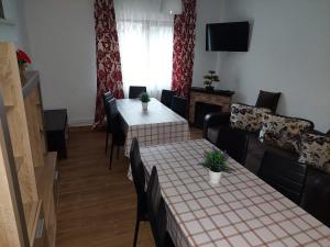 TV a/nebo společenská místnost v ubytování Casa Varipatti