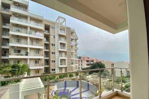 Balkón nebo terasa v ubytování Mirana House - A Tasteful 4BHK Condo with Views!