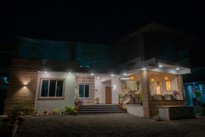 Afbeelding uit fotogalerij van Almond Villa in Alībāg +15 foto's