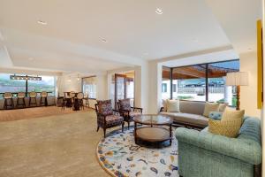 Lemon Tree Hotel, Sonamarg的休息区