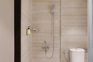 Lemon Tree Hotel, Sonamarg的一间浴室