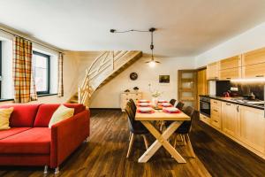 Kuchyň nebo kuchyňský kout v ubytování Apartmány Na Soutoku - Kvilda