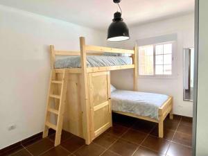 En eller flere senge i et værelse på Villa Montaña + 31 billeder