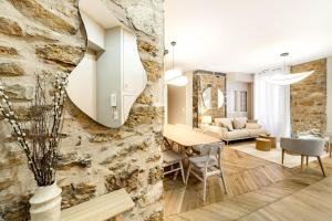 Posezení v ubytování LYON HYPERCENTRE LES CORDELIERS + 25 fotografií