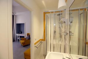 A bathroom at Rome Together Guest House