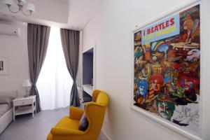 A seating area at Rome Together Guest House
